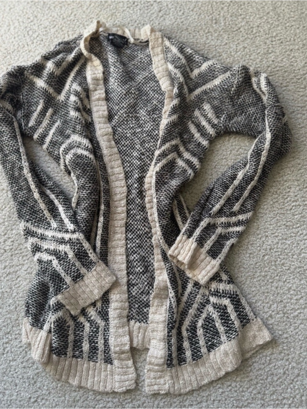 Vintage Wet Seal Black and Cream Open-Front Knit Cardigan 2000s y2k